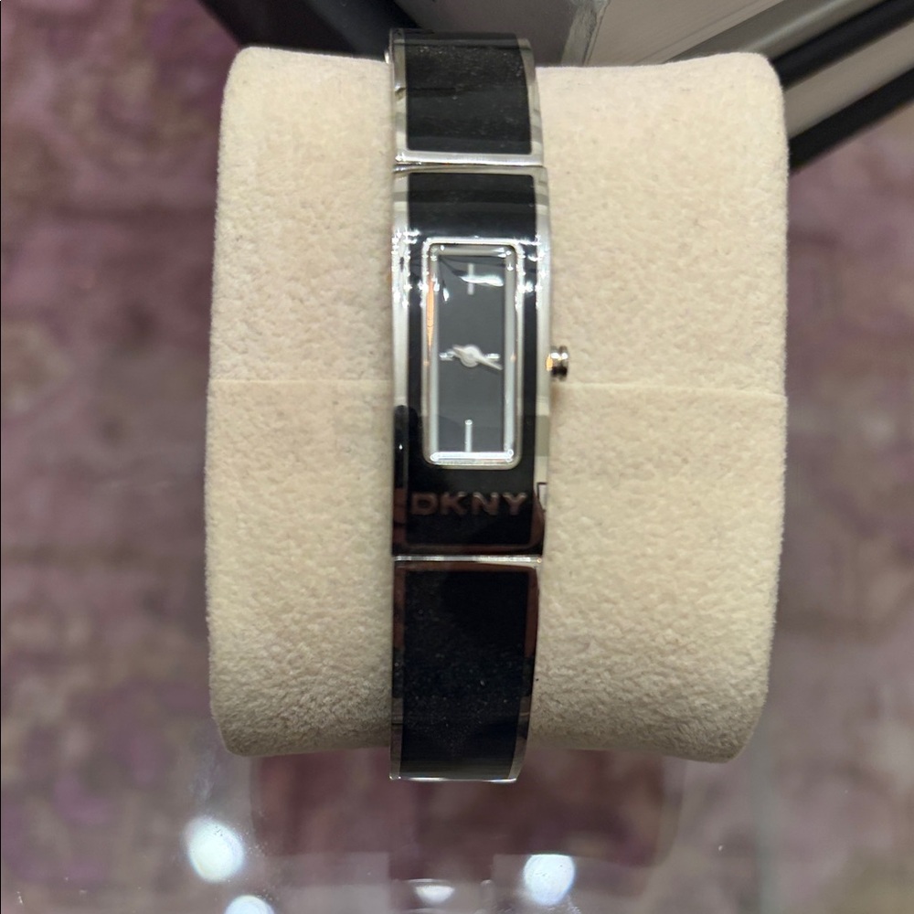 DKNY Elegant Black and Silver Bracelet Watch
